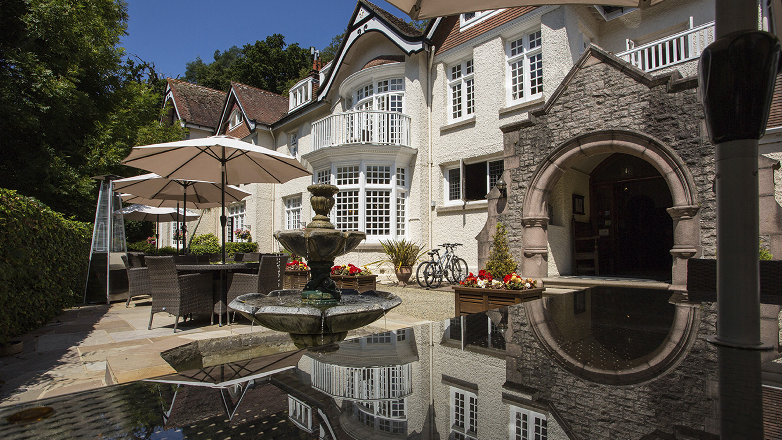 3 nights at Chateau La Chaire in Jersey with car hire